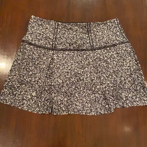 Lululemon lost in pace floral skirt size 8